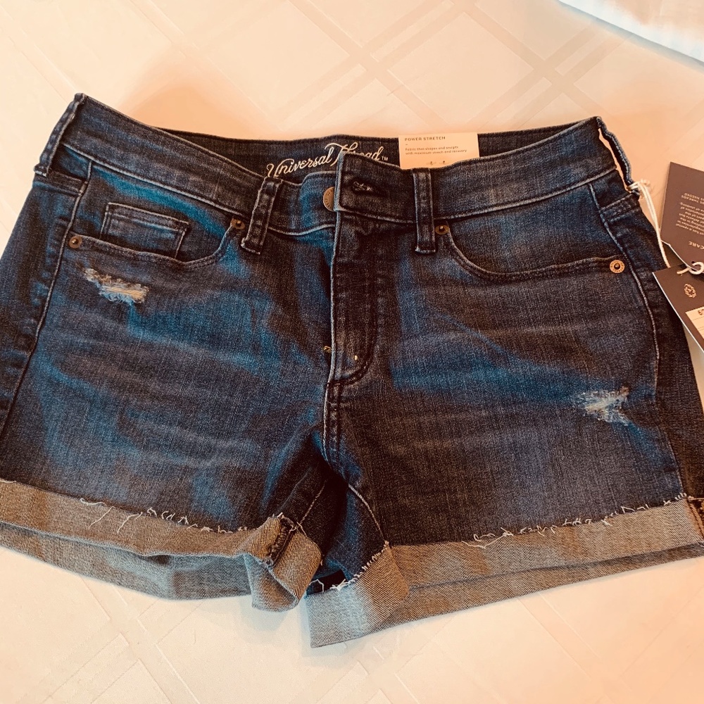 Universal Thread Mid-Rise Midi Shorts-4"